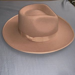 Gigi pip Monroe Rancher in oatmeal color NTW in size 57cm